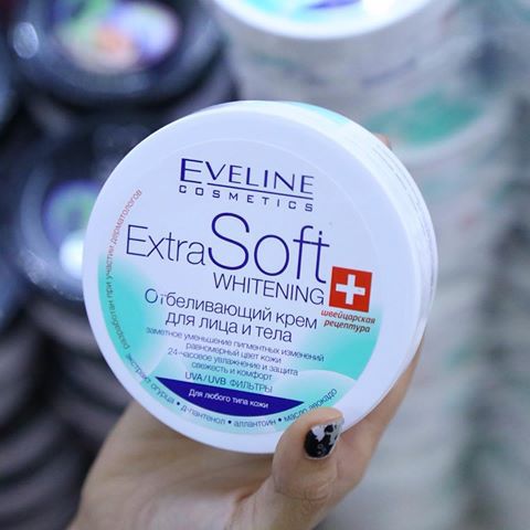 Kem dưỡng trắng da vùng mặt và toàn thân Eveline Extrasoft 1